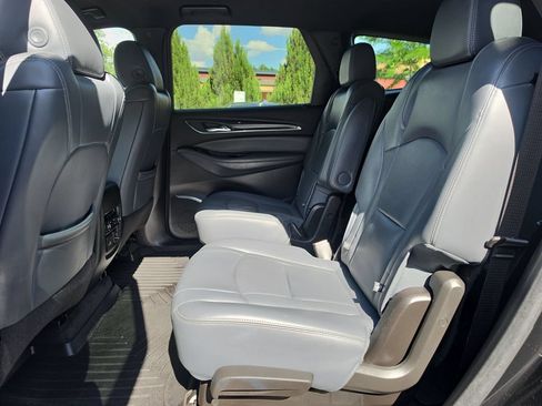 Used 2022 Buick Enclave Premium AWD/4WD image 27