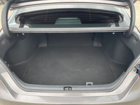 Used 2023 Toyota Camry SE FWD image 12