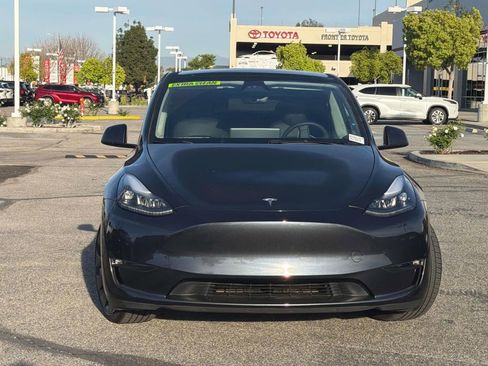 Used 2024 Tesla Model Y Performance image 2