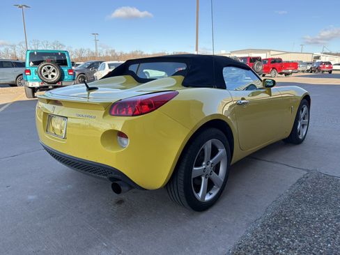 Used 2008 Pontiac Solstice Convertible w/ Preferred Package image 8