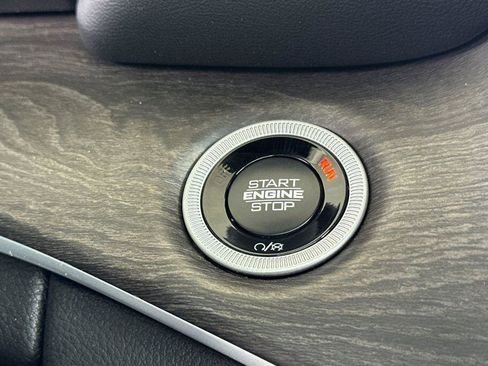 New 2025 Jeep Grand Cherokee L Limited w/ Luxury Tech Group II image 19