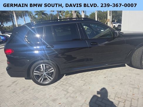 Certified 2022 BMW X7 M50i w/ Executive Package image 32