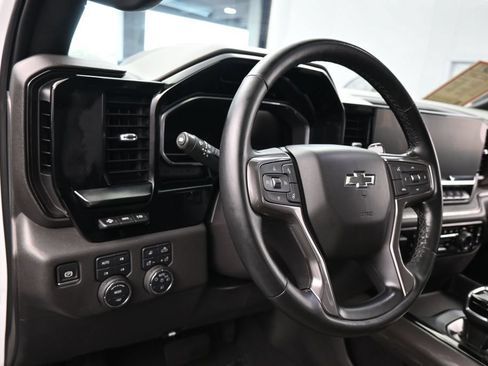 Used 2024 Chevrolet Silverado 1500 ZR2 w/ Technology Package AWD/4WD image 17