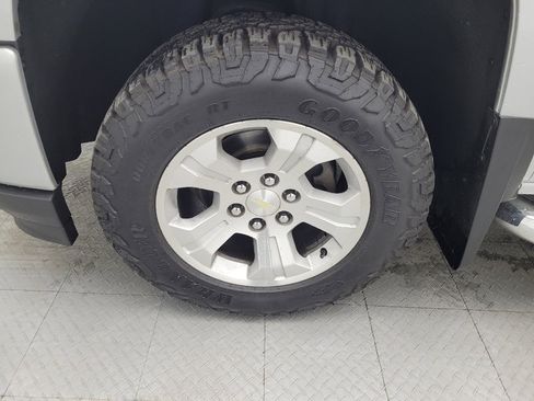 Used 2018 Chevrolet Silverado 1500 LT w/ All Star Edition image 31