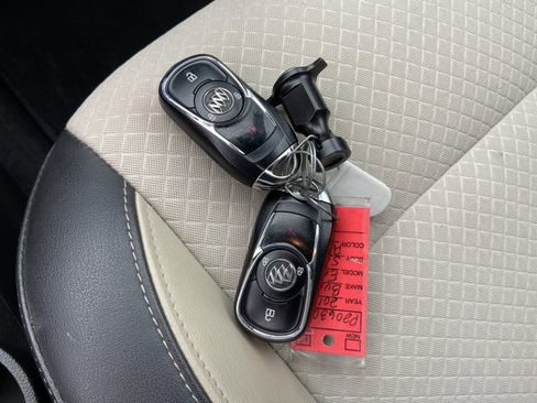 Used 2018 Buick Encore Preferred image 41