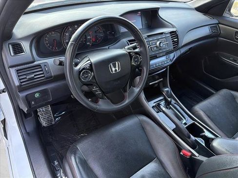 Used 2017 Honda Accord Sport Special Edition image 12