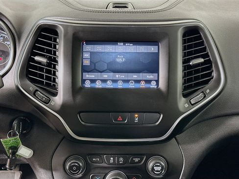 Used 2021 Jeep Cherokee Latitude image 21