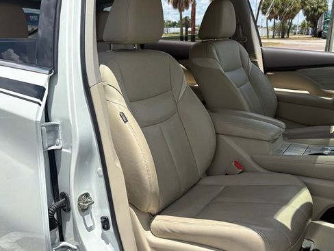 Used 2016 Nissan Murano Platinum w/ Platinum Technology Package FWD image 17