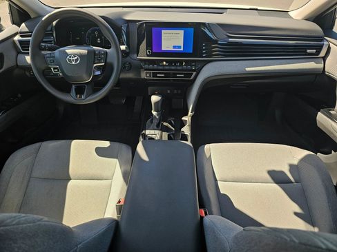Used 2025 Toyota Camry LE AWD/4WD image 15