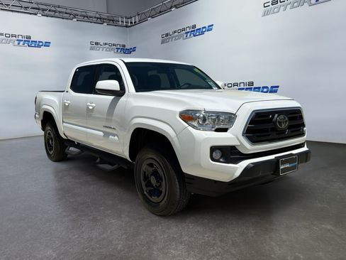 Used 2018 Toyota Tacoma SR5 RWD image 3