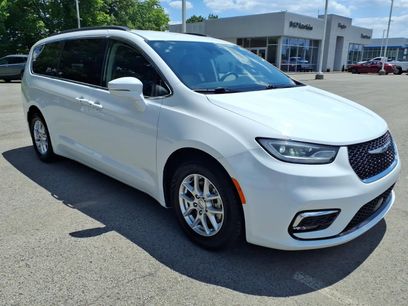 Used 2022 Chrysler Pacifica Touring-L