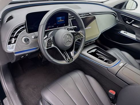 Used 2025 Mercedes-Benz E 350 Sedan image 9