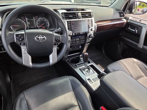 Used 2022 Toyota 4Runner Limited AWD/4WD image 9