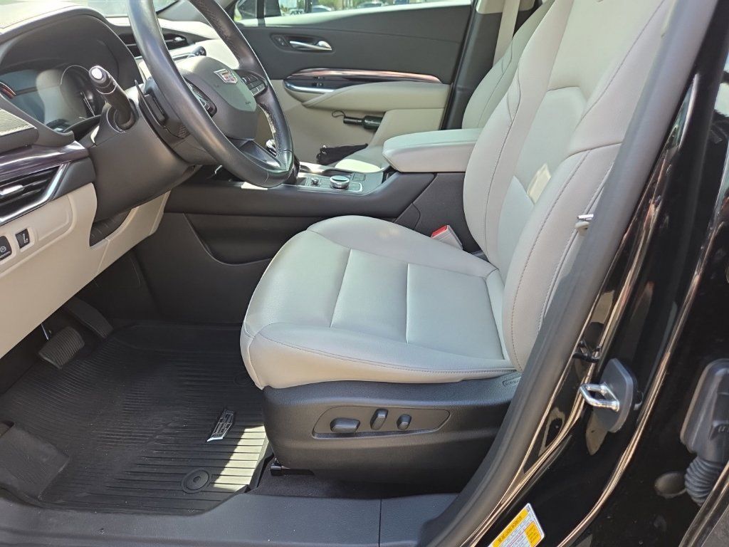 Used 2023 Cadillac XT4 Luxury FWD image 10