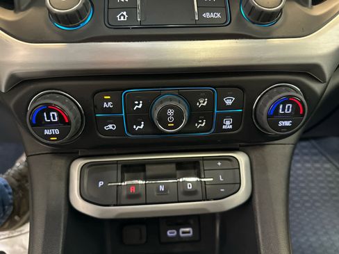 Used 2023 GMC Acadia SLT w/ Technology Package AWD/4WD image 21