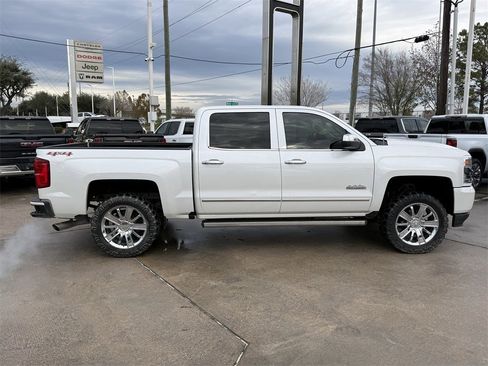 Used 2017 Chevrolet Silverado 1500 High Country image 3