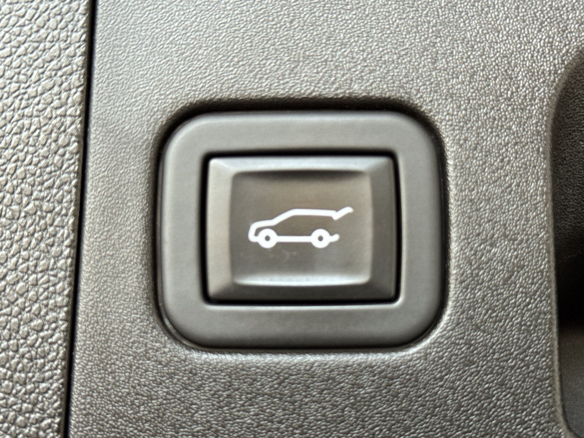 Used 2024 Cadillac XT4 Sport w/ LPO, Floor Liner Package AWD/4WD image 21