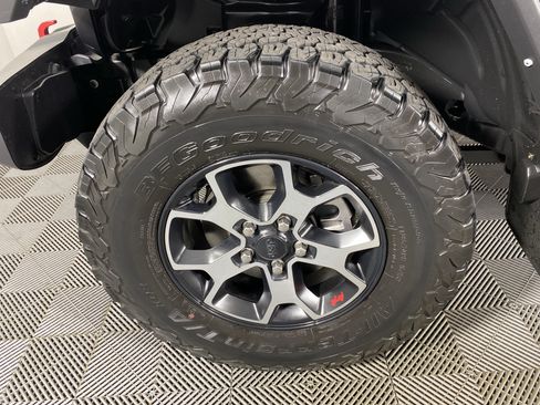 Used 2022 Jeep Wrangler Rubicon w/ Cold Weather Group AWD/4WD image 13