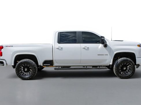 Used 2021 Chevrolet Silverado 2500 LT w/ Convenience Package AWD/4WD image 6