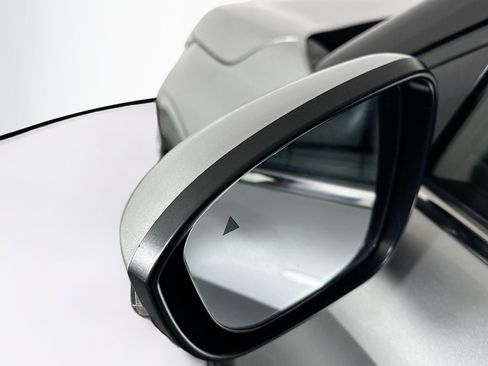 Used 2024 Mitsubishi Outlander SE image 16