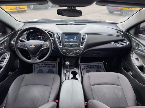 Used 2017 Chevrolet Malibu LT image 26