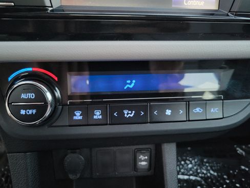 Used 2014 Toyota Corolla LE FWD image 36
