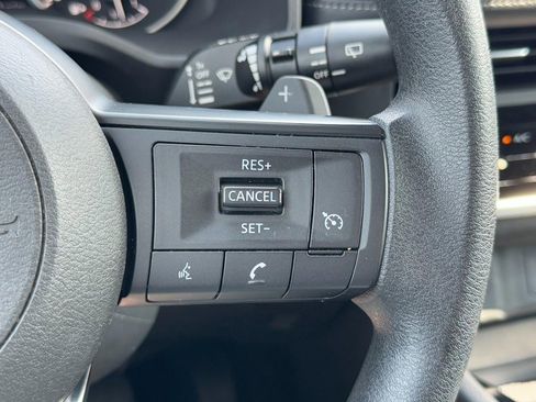 Used 2023 Nissan Rogue S AWD/4WD image 19