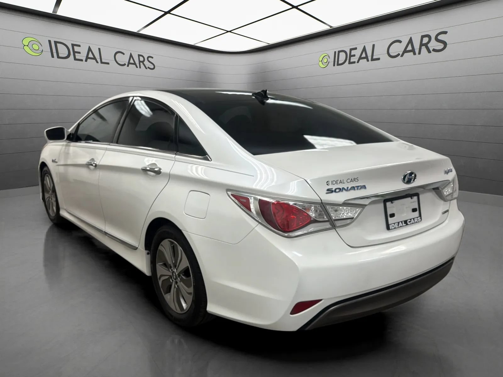 Used 2014 Hyundai Sonata Limited w/ Panoramic Sunroof Package 02 FWD image 7