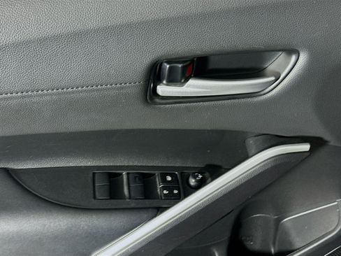 Used 2024 Toyota Corolla Cross XLE image 15