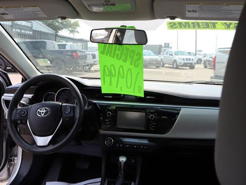 Used 2016 Toyota Corolla LE FWD image 12