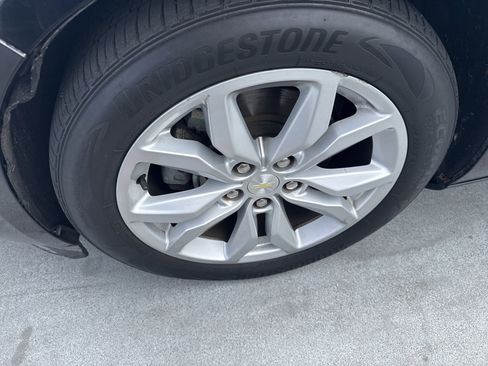 Used 2016 Chevrolet Impala LT image 2