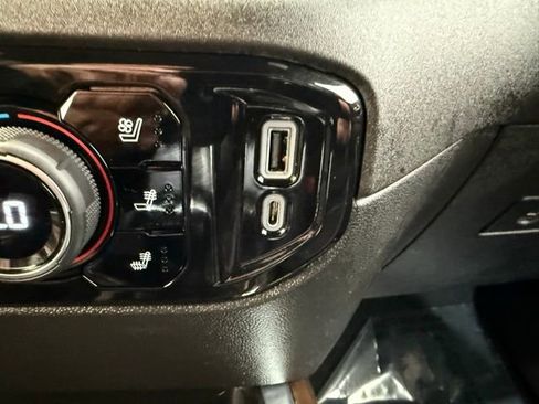 Used 2022 Chevrolet Silverado 1500 High Country w/ Technology Package image 35