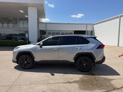 Used 2021 Toyota RAV4 XLE image 7