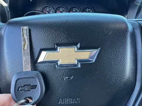 Used 2020 Chevrolet Silverado 1500 W/T RWD image 39