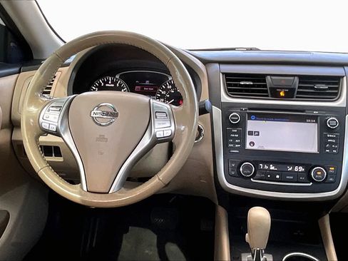 Used 2017 Nissan Altima 2.5 SV w/ Convenience Package FWD image 15