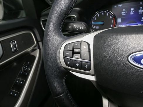 Used 2023 Ford Explorer XLT w/ Equipment Group 202A AWD/4WD image 34