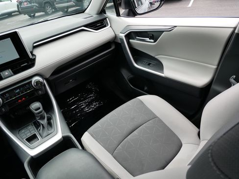 Certified 2024 Toyota RAV4 XLE AWD/4WD image 11