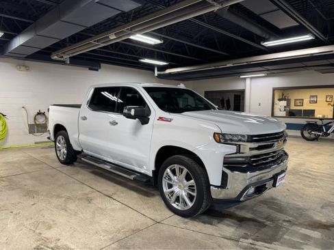 Used 2019 Chevrolet Silverado 1500 LTZ w/ LTZ Premium Package image 3
