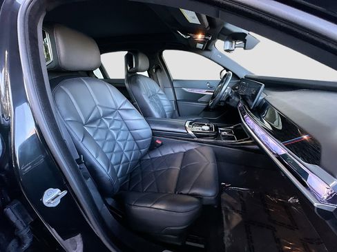 Certified 2024 BMW 740i image 30