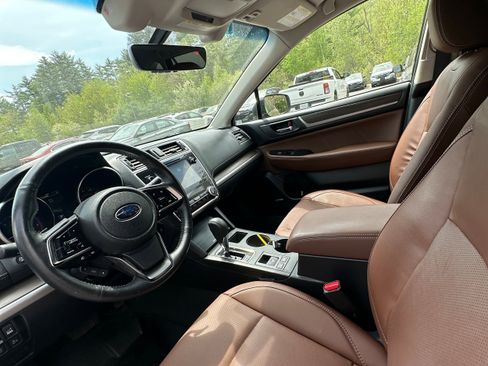 Used 2019 Subaru Outback 3.6R Touring AWD/4WD image 18