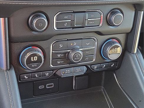 Used 2024 Chevrolet Tahoe Premier image 28