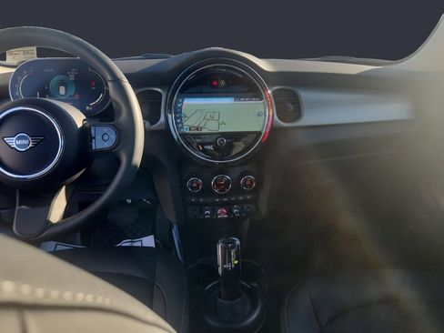 Used 2024 MINI Cooper 2-Door Hardtop FWD image 10