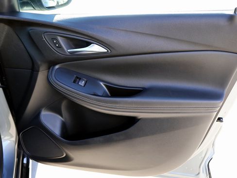 Used 2024 Buick Encore GX Sport Touring image 11