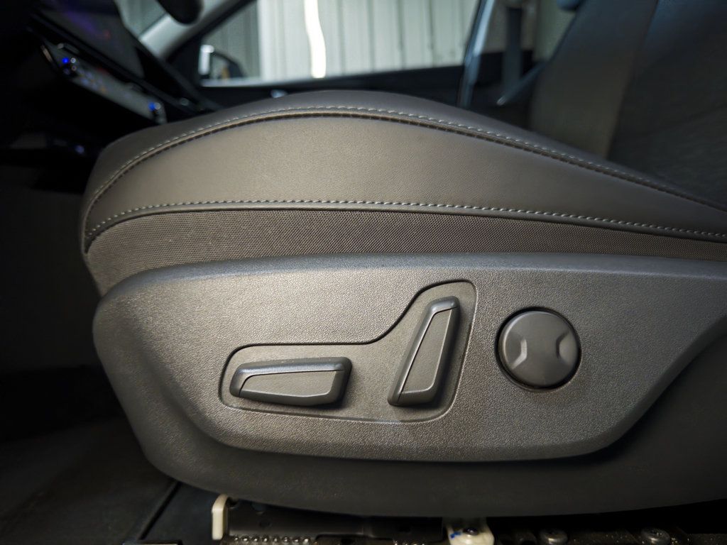 Used 2023 Kia Niro Wave FWD image 6