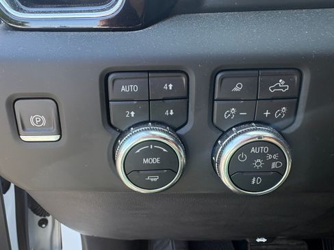 Used 2023 GMC Sierra 1500 Denali w/ Technology Package AWD/4WD image 14
