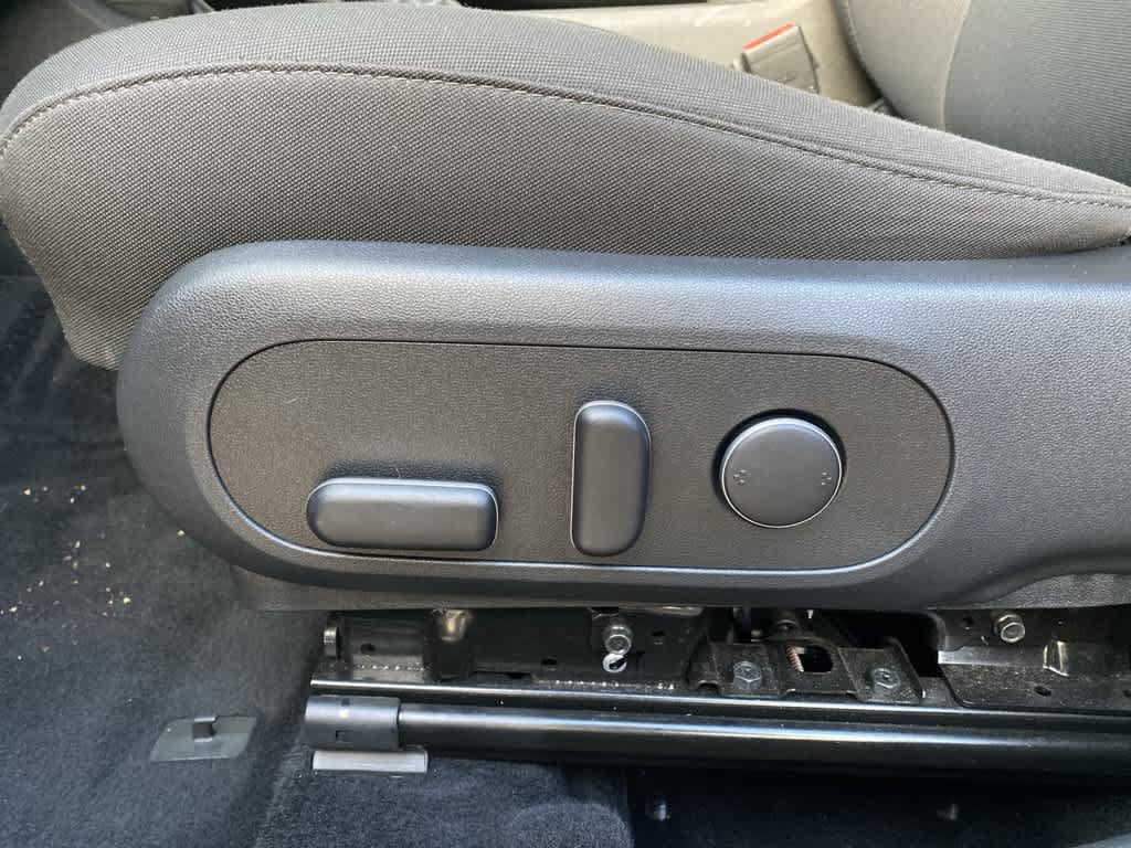 Used 2025 Hyundai Kona SEL FWD image 13
