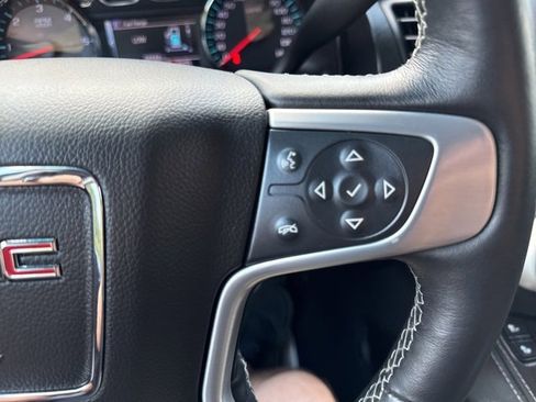 Used 2017 GMC Yukon SLT image 41