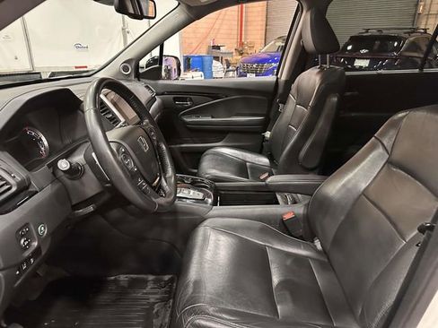 Used 2017 Honda Pilot Touring image 19