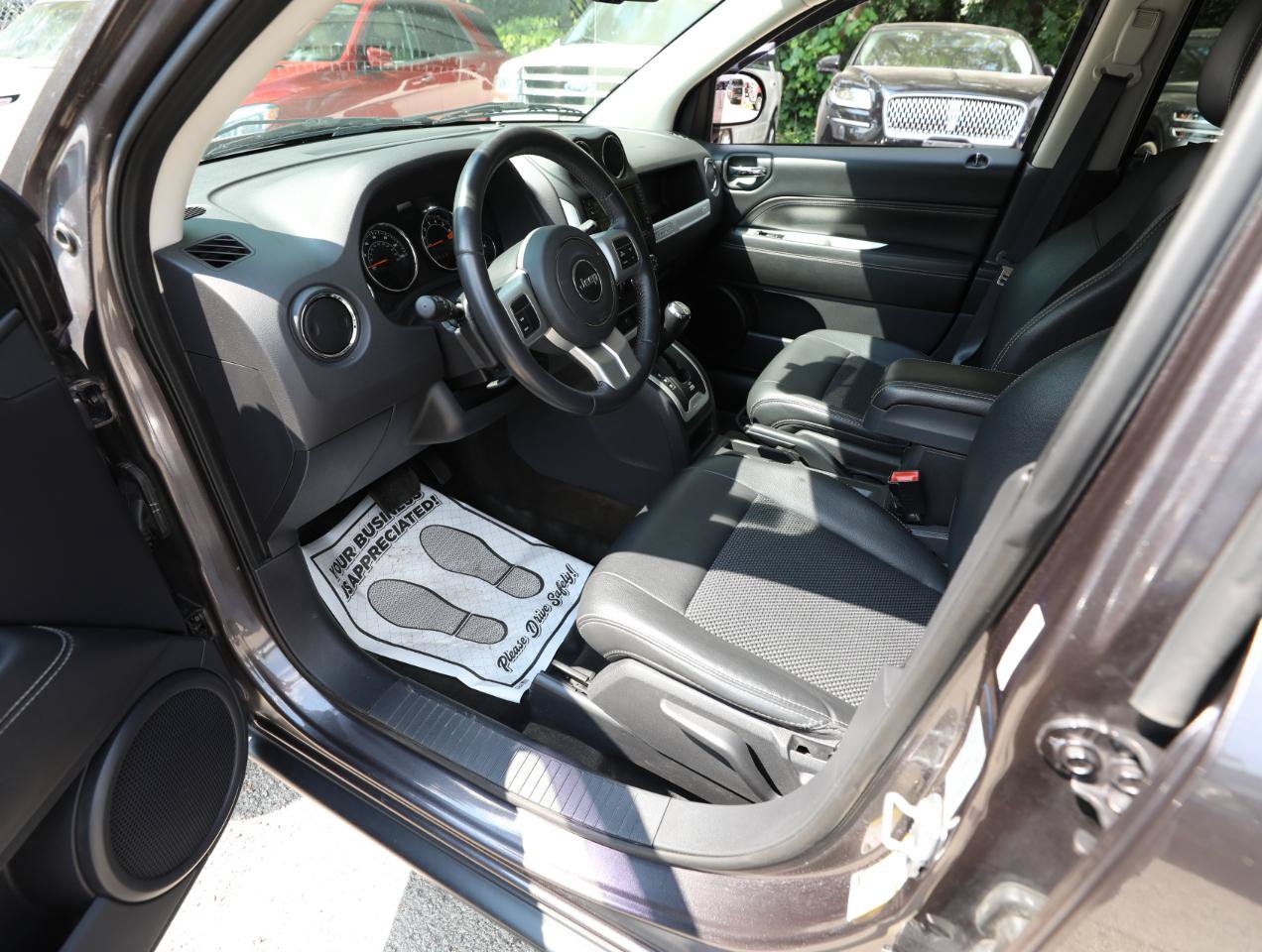 Used 2017 Jeep Compass Latitude AWD/4WD image 17