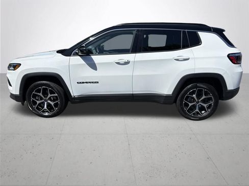 Used 2025 Jeep Compass Limited AWD/4WD image 9
